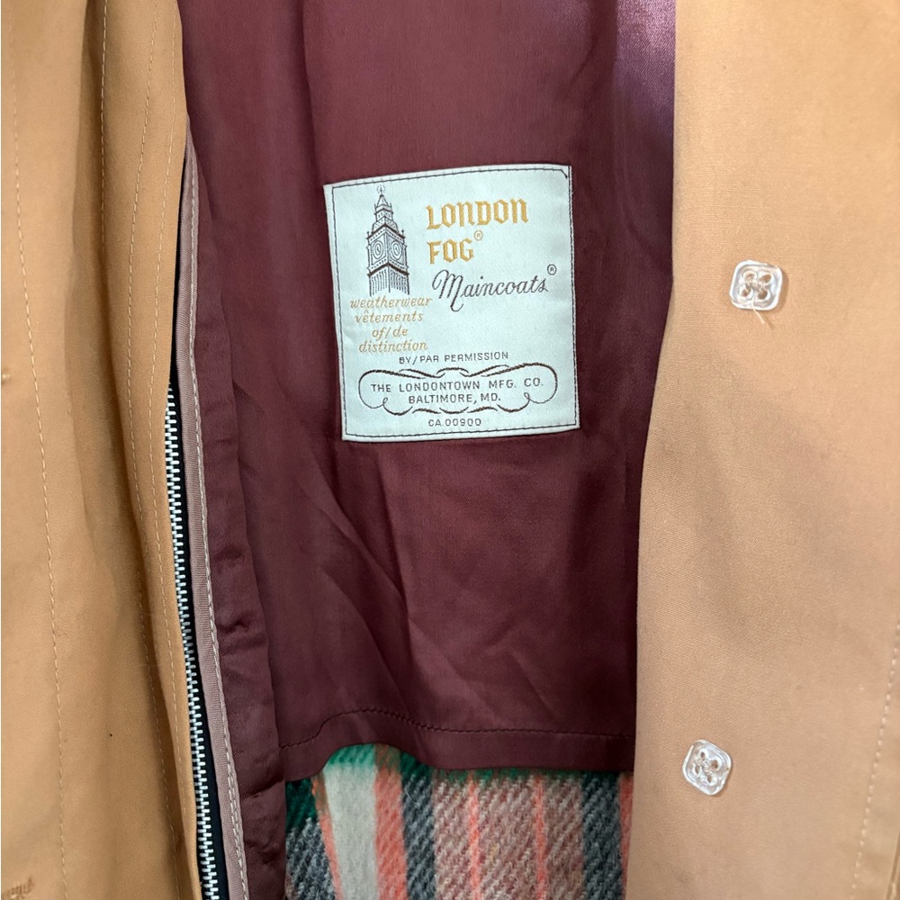 London Fog Camel Tan Single-Breasted Coat with Burgundy Lining - Picture 3 of 11